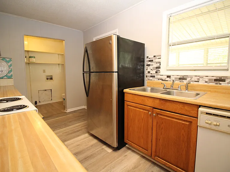 2720 Randleman Rd — Photo 11