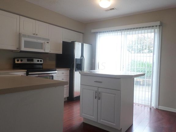 3rd image of 7158 Colonial Affair Dr