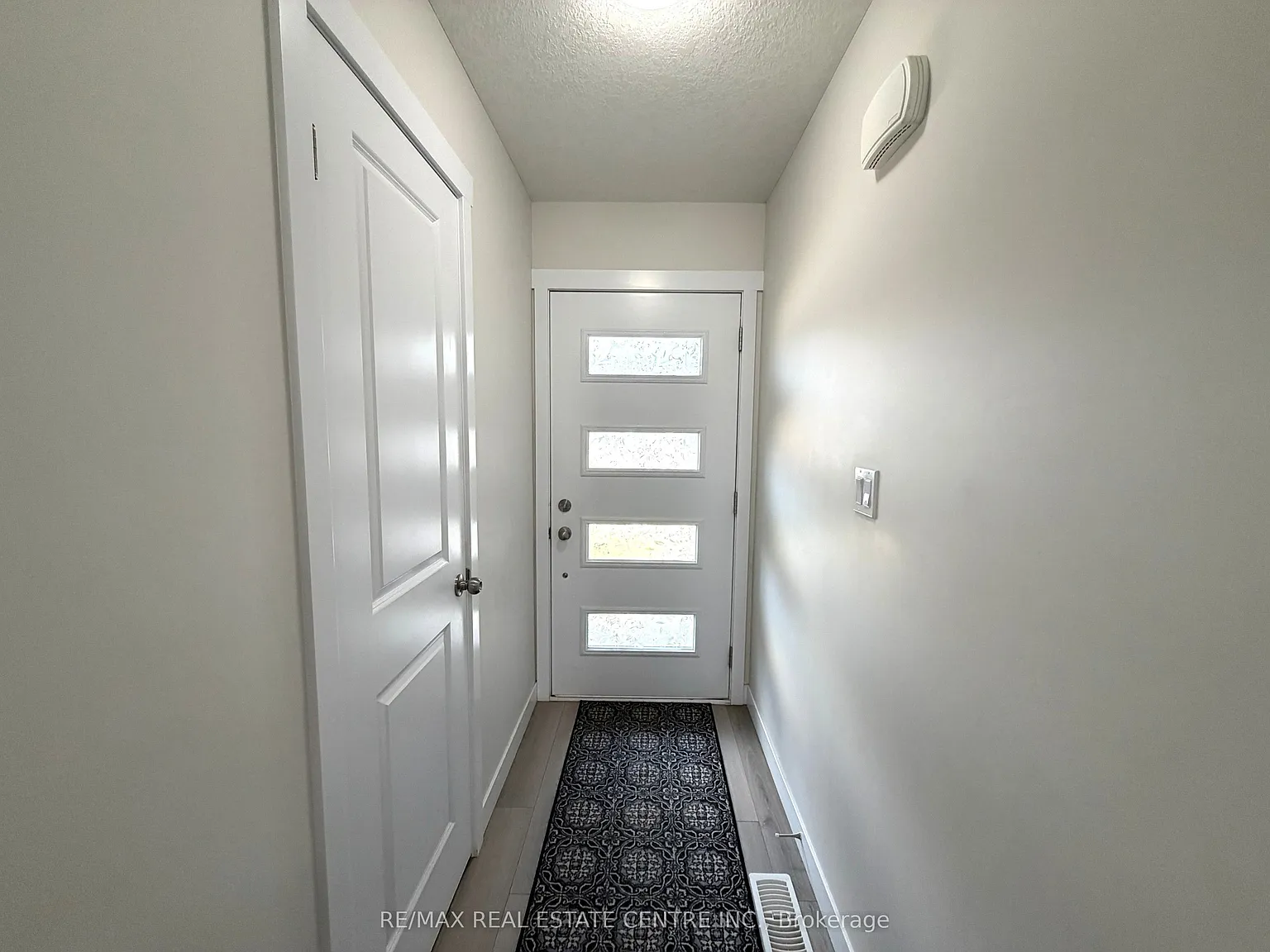3 bed, $2,700 — Photo 3