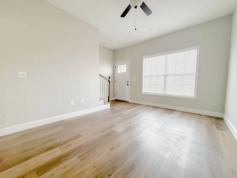 109 Westfield Ct — Photo 5