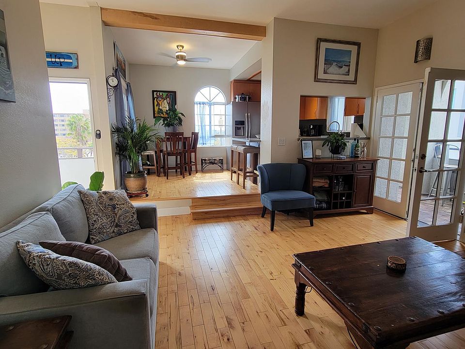 1st image of 3035 Keats St Unit 4