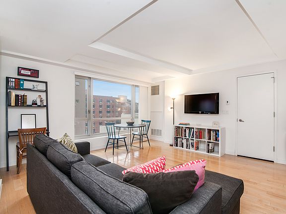 2nd image of 560 Carroll St APT 5C