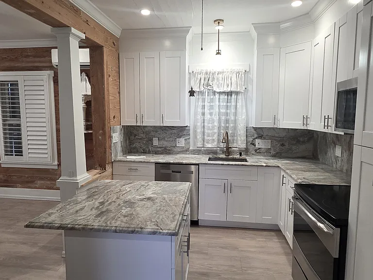 409 Fleming St — Photo 10