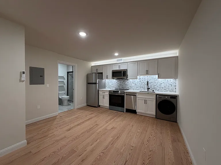 411 Fairmount Avenue — Photo 23