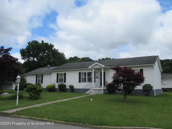 306 Park Edge Ln, Scranton, PA 18504
