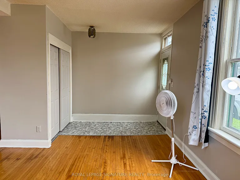 12 Hemlock Ave — Photo 8