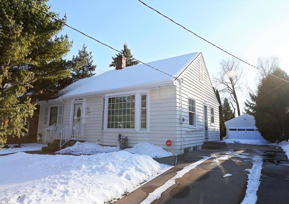 1st image of 1558 Ivy Ave E