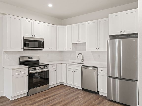 4th image of 1105 11th St APT 1