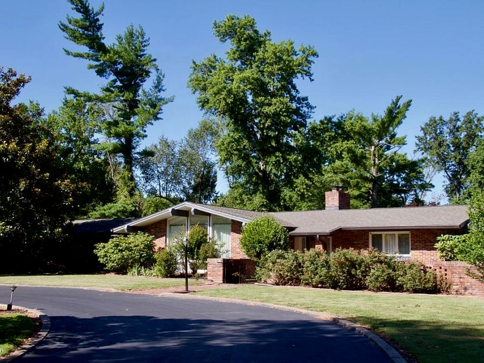 1st image of 20 Pinewood Dr