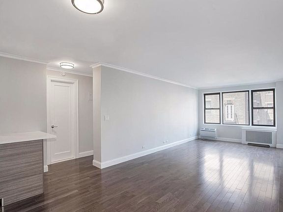 5th image of 333 E 34th St APT 7N