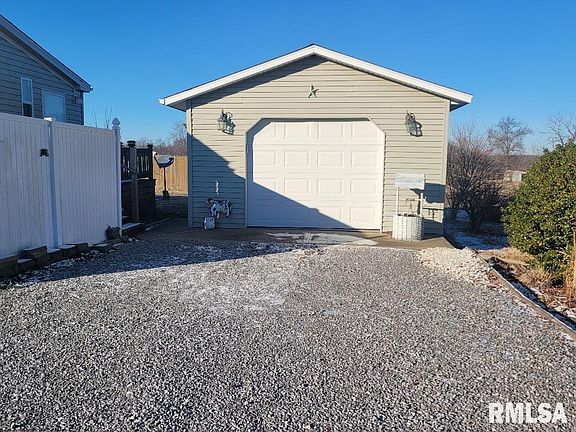 4th image of 1608 S Lincoln Dr