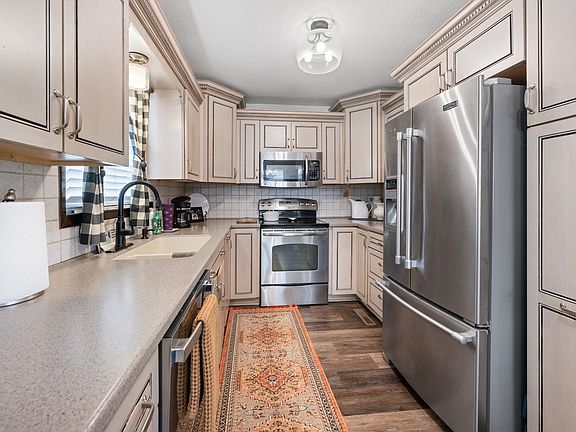 5th image of 136 N Maize Rd APT 25