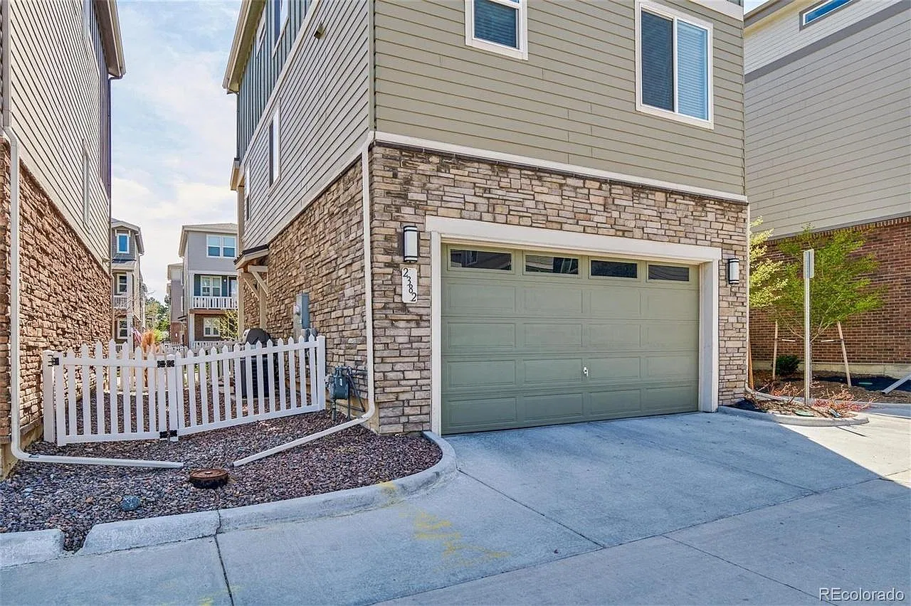 2382 S Scranton St — Photo 4