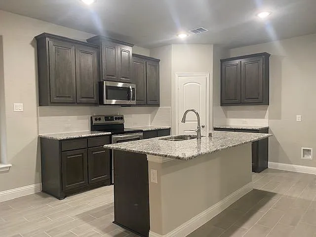 215 Jacaranda Dr — Photo 4