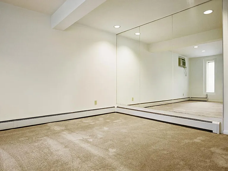 270 Shady Ave #10 — Photo 2