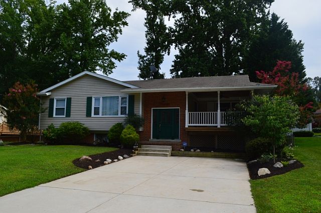 1st image of 7511 Mahoney Dr