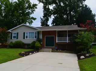 7511 Mahoney Dr, Lorton, VA 22079