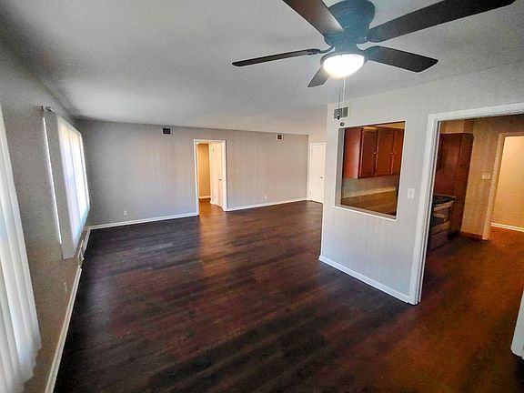 4th image of 16015-16125 Van Aken Blvd #25-103