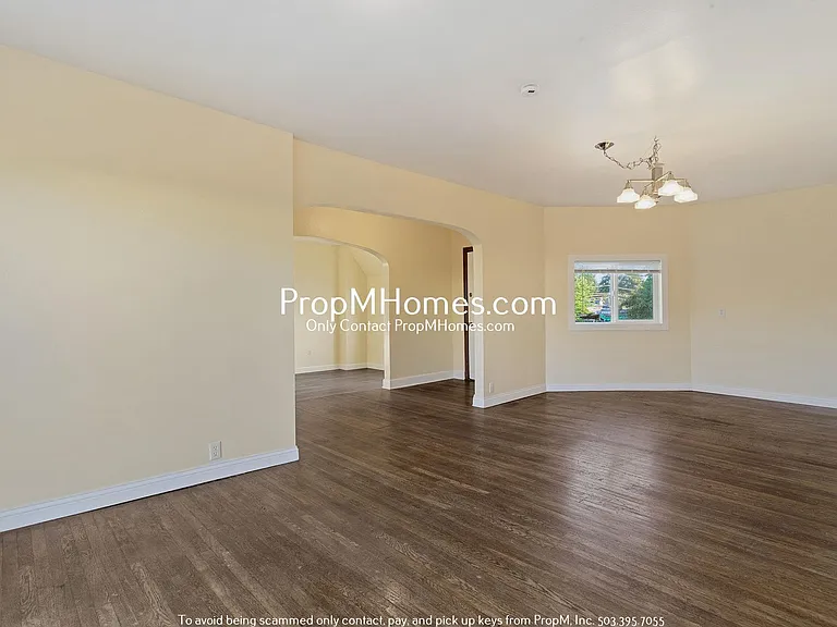 19825 SE Stark St — Photo 7