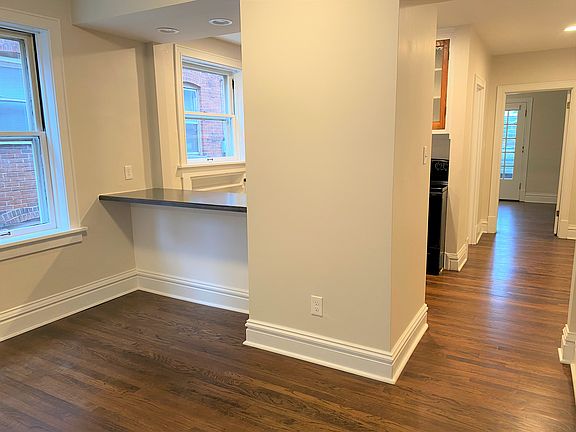 5th image of 4927-4929 Lindenwood Ave #4929-1F