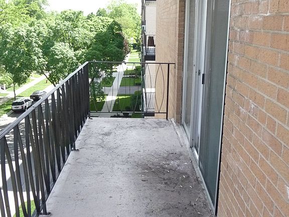 3rd image of 229 Marengo Ave APT 502