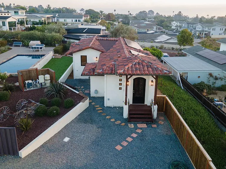 606 Camino De Orchidia — Photo 5