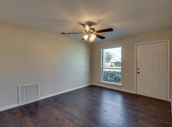 5th image of 533 E Coral Way
