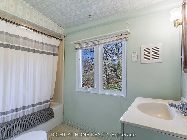 67 Saint Margarets Rd — Photo 23