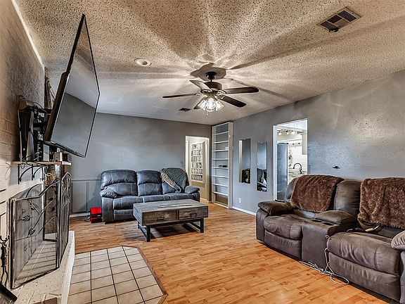 5th image of 18450 Pecan Creek Dr