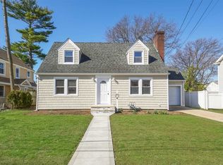 133 Manor Ave, Hempstead, NY 11550