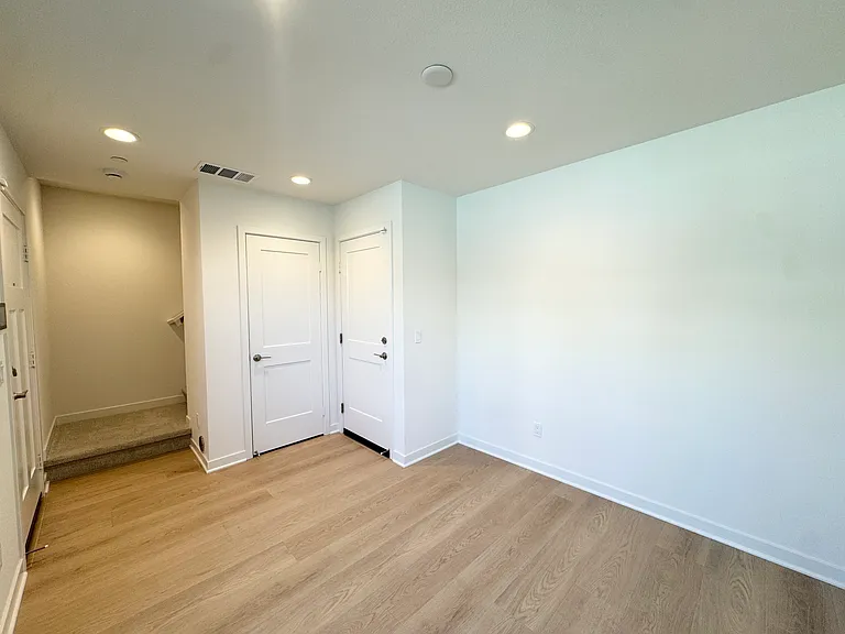2554 Delphinium Ln — Photo 4