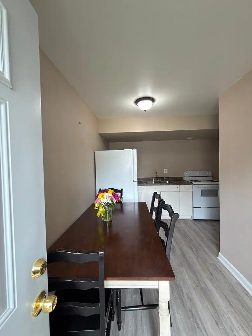 Private Room in Waldorf | Utilities & WiFi Included — Photo 1