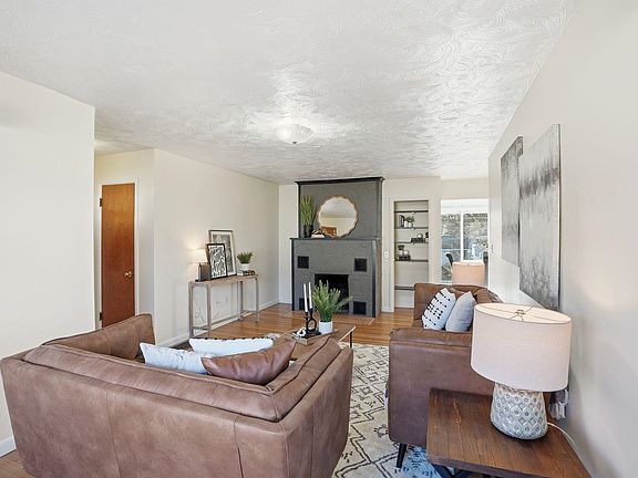5th image of 3015 W Heroy Ave