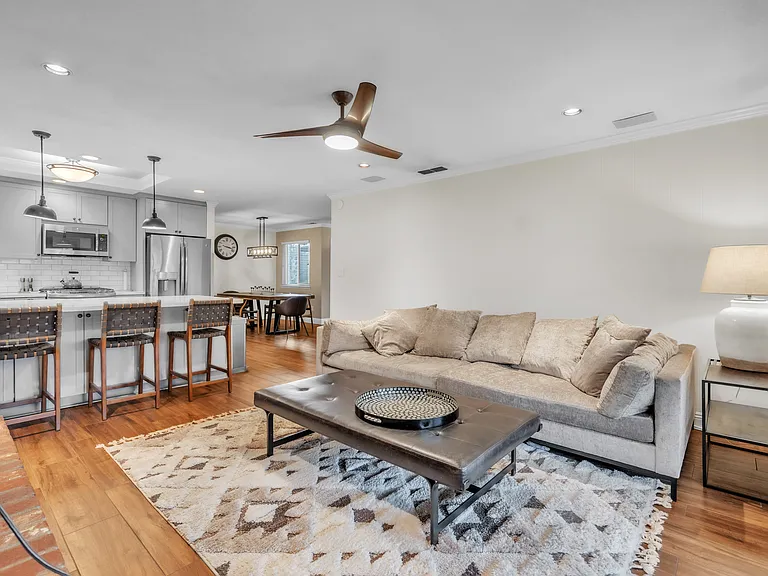 Lynnadeane Ct — Photo 15