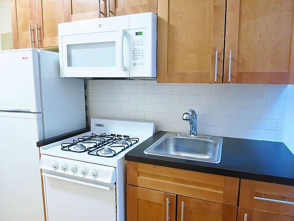 2nd image of 539 E 78th St APT 4A
