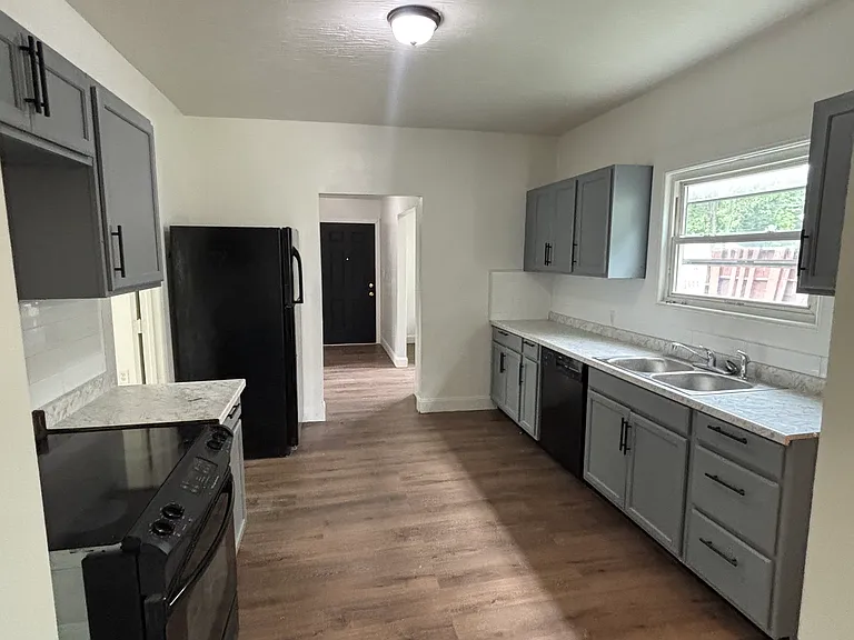 457 Olney Ave — Photo 5