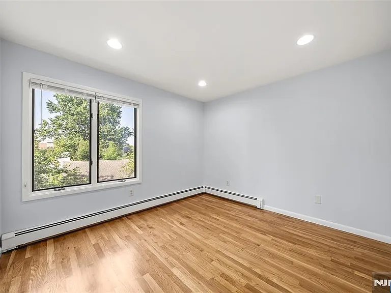 408 Elizabeth St #A — Photo 19
