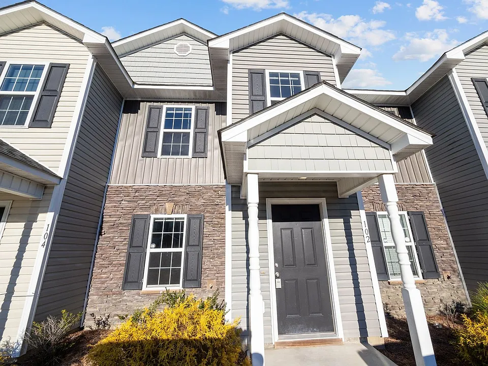 102 W Murrow Ln