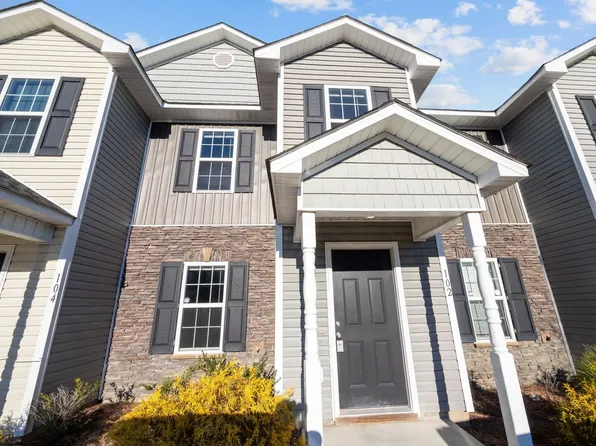 102 W Murrow Ln, Jacksonville, NC 28546