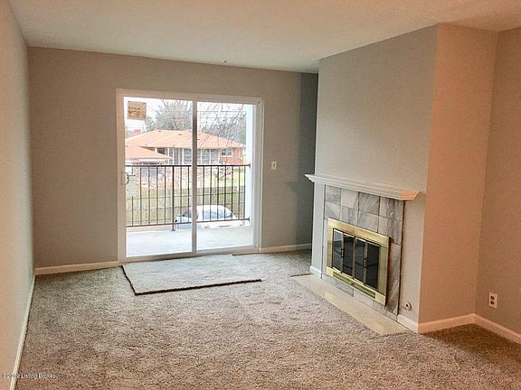 2nd image of 3306 Colonial Manor Cir Unit 3B