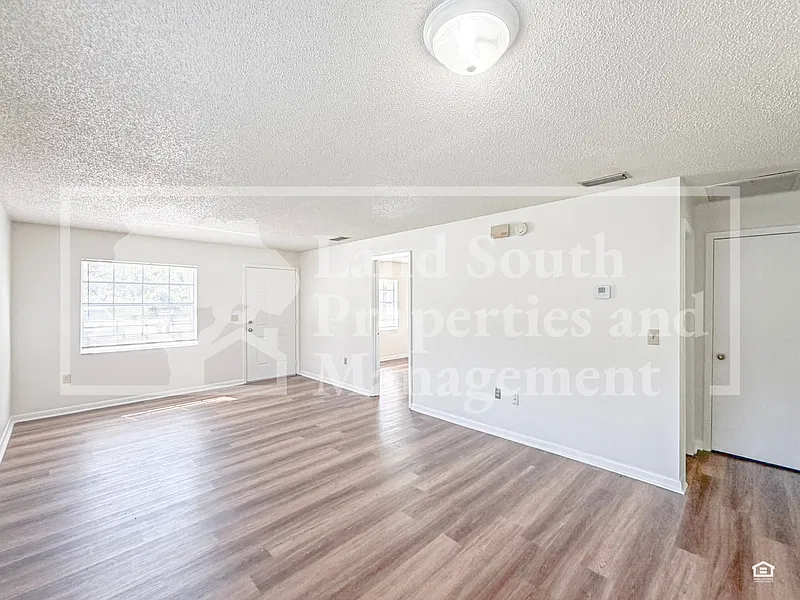 2 bed, 1.5 bath, 946 sqft, $1,450 — Photo 3