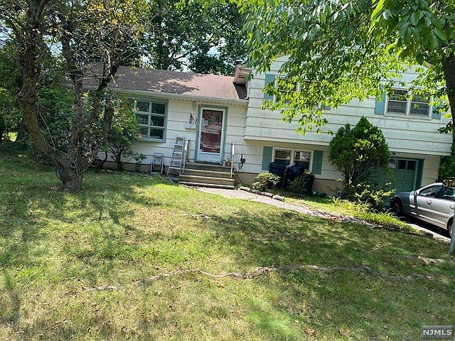 2nd image of 374 Ruckman Rd