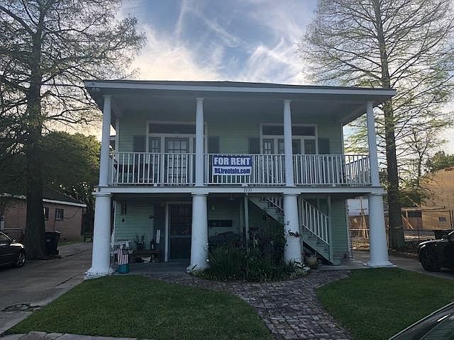 1st image of 1031 Moss St
