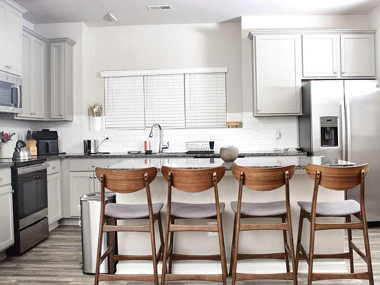 Kitchen/ Livingroom area