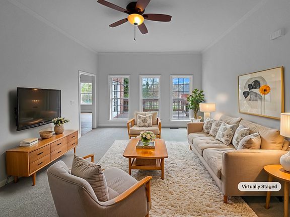3rd image of 101 Country Hills Dr