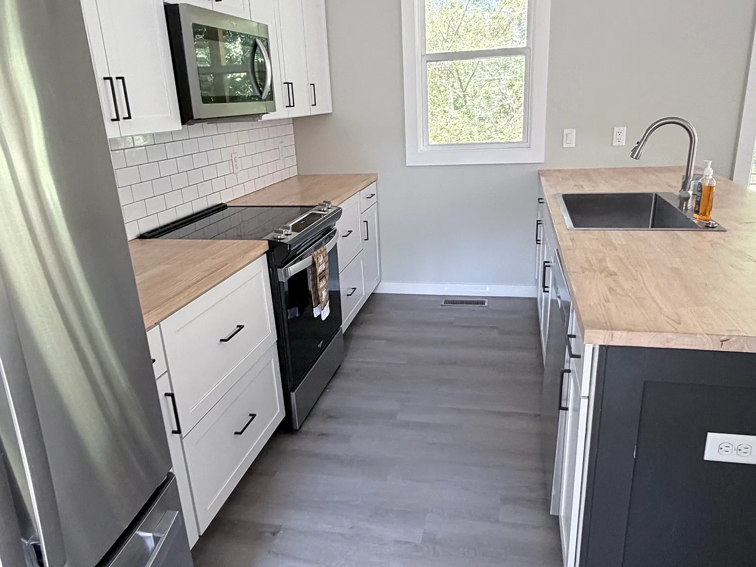 3 bed, 2.5 bath, 1261 sqft, $2,480 — Photo 2