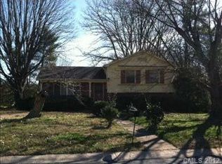 3234 Banbury Dr, Charlotte, NC 28216