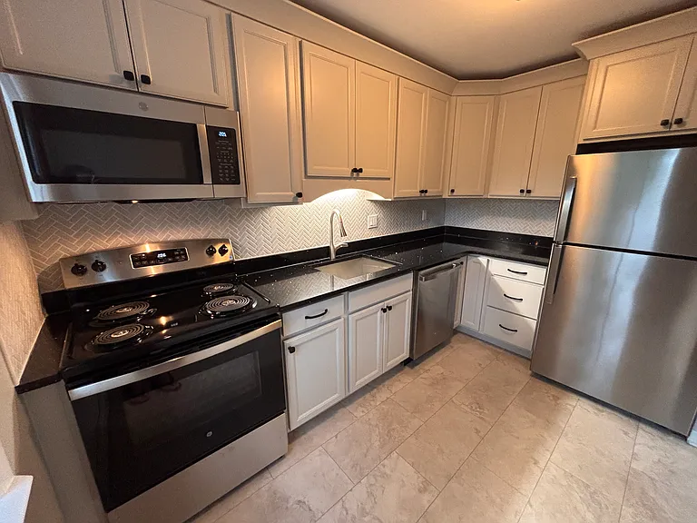 80A Anderson Hill Rd #A — Photo 3