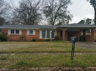 3307 Robinhood Ln, Texarkana, TX 75501