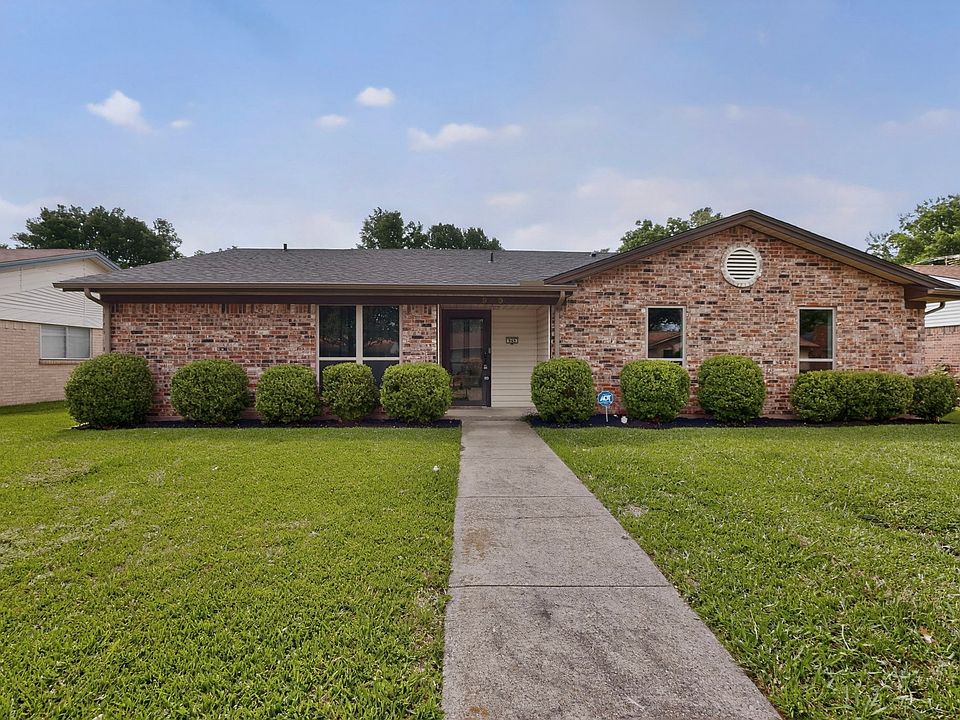 1st image of 949 Meadowdale Cir